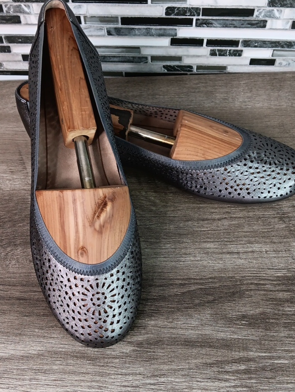 Vionic 11M Womens Silver Bronze Metalic Cut Out Balerina Flats Fairygoth